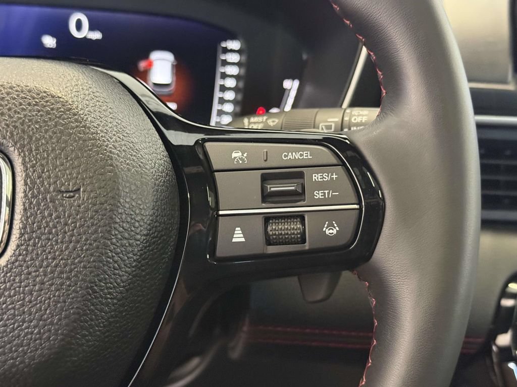 Used 2025 Honda Pilot Black Edition image 33