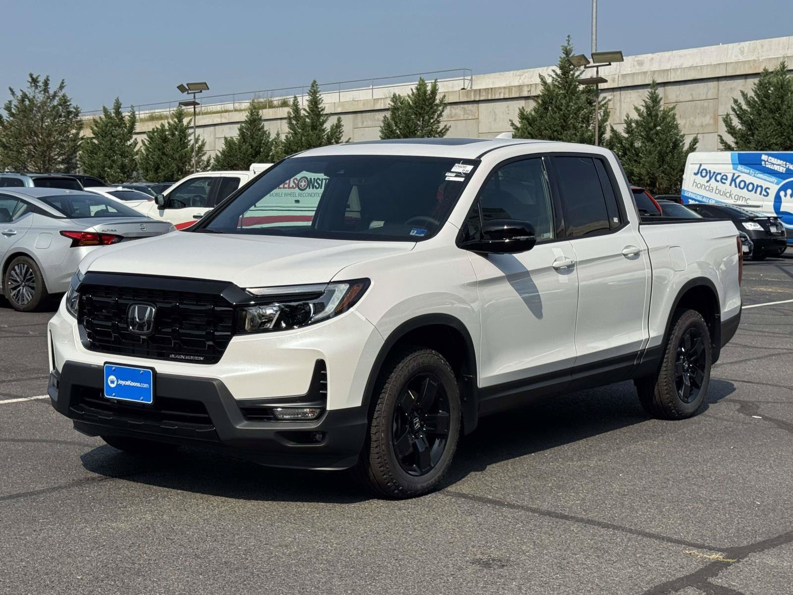 New 2026 Honda Ridgeline Black Edition image 4