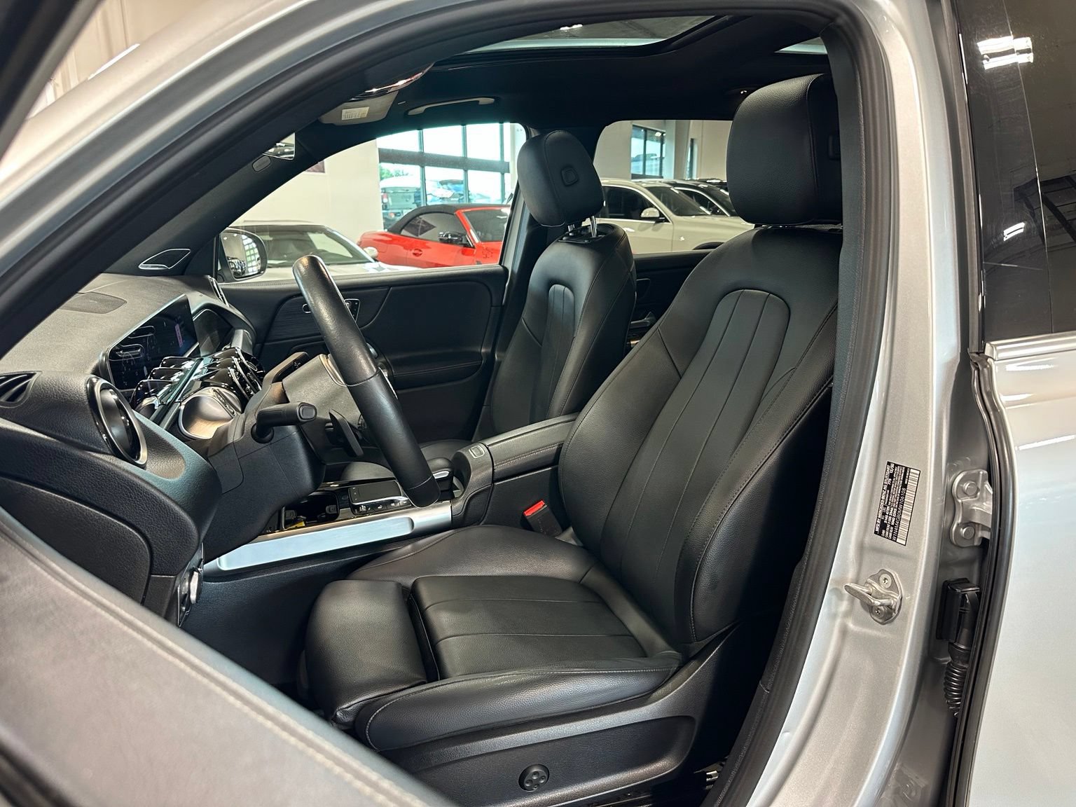 Used 2021 Mercedes-Benz GLB 250 image 14