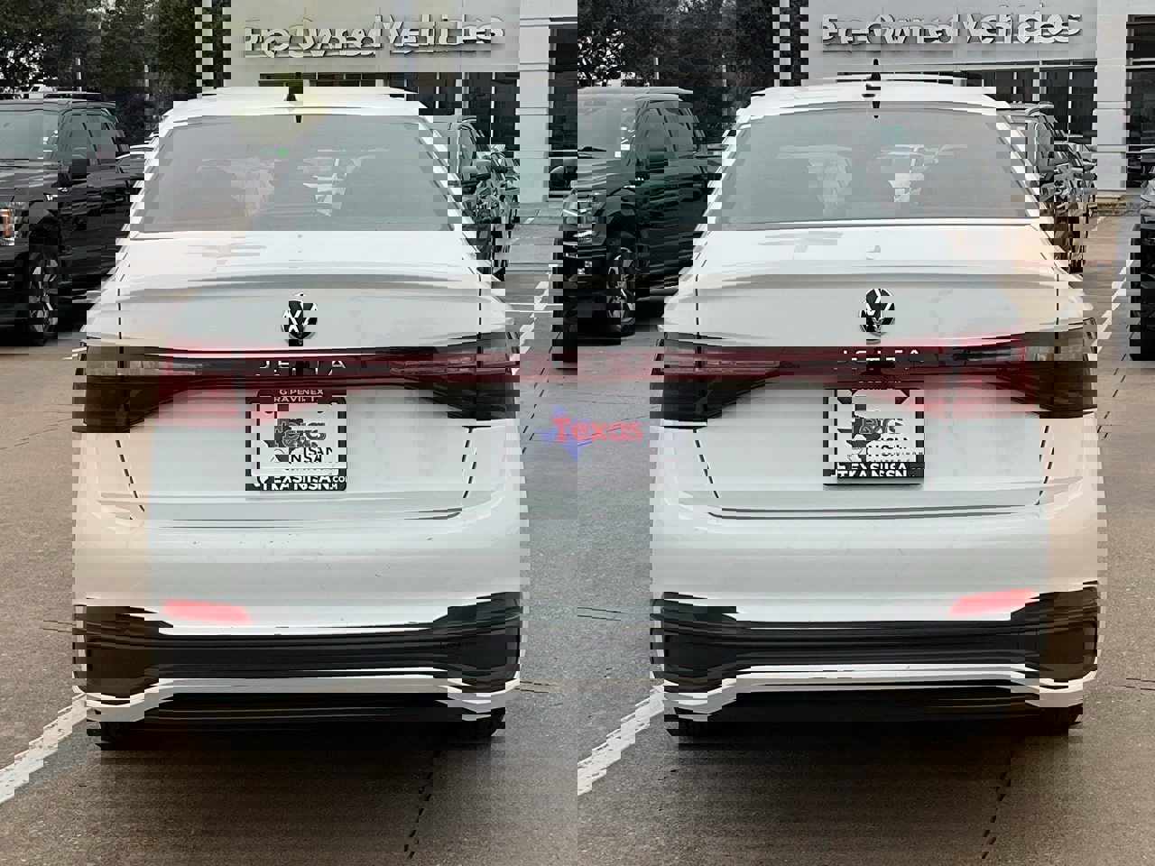 Used 2025 Volkswagen Jetta Sport image 6