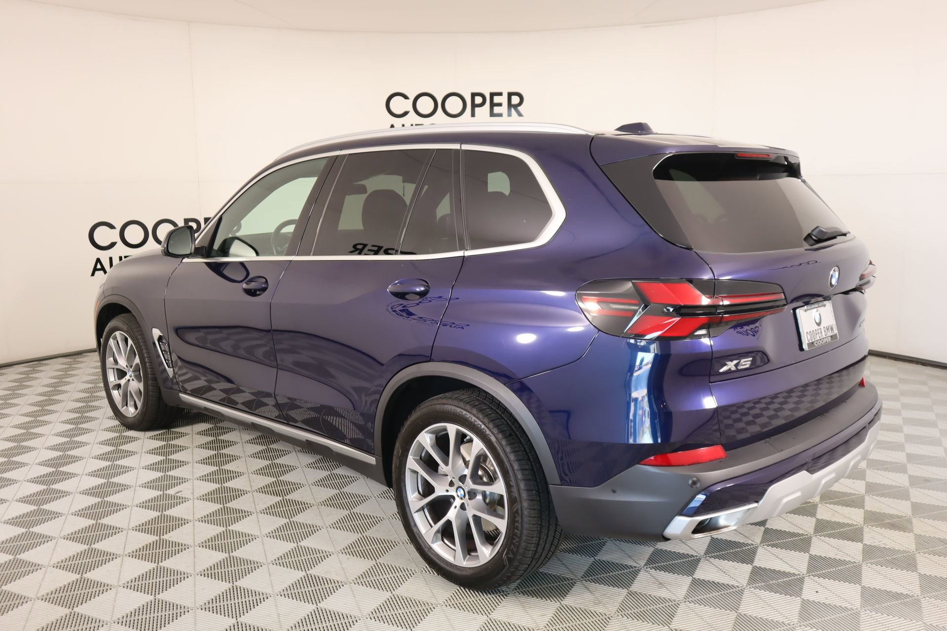 Used 2025 BMW X5 xDrive40i AWD/4WD image 24