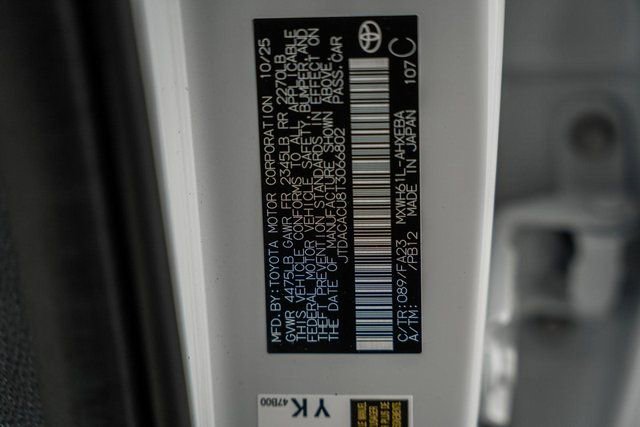 New 2026 Toyota Prius Plug-In Hybrid FWD image 38