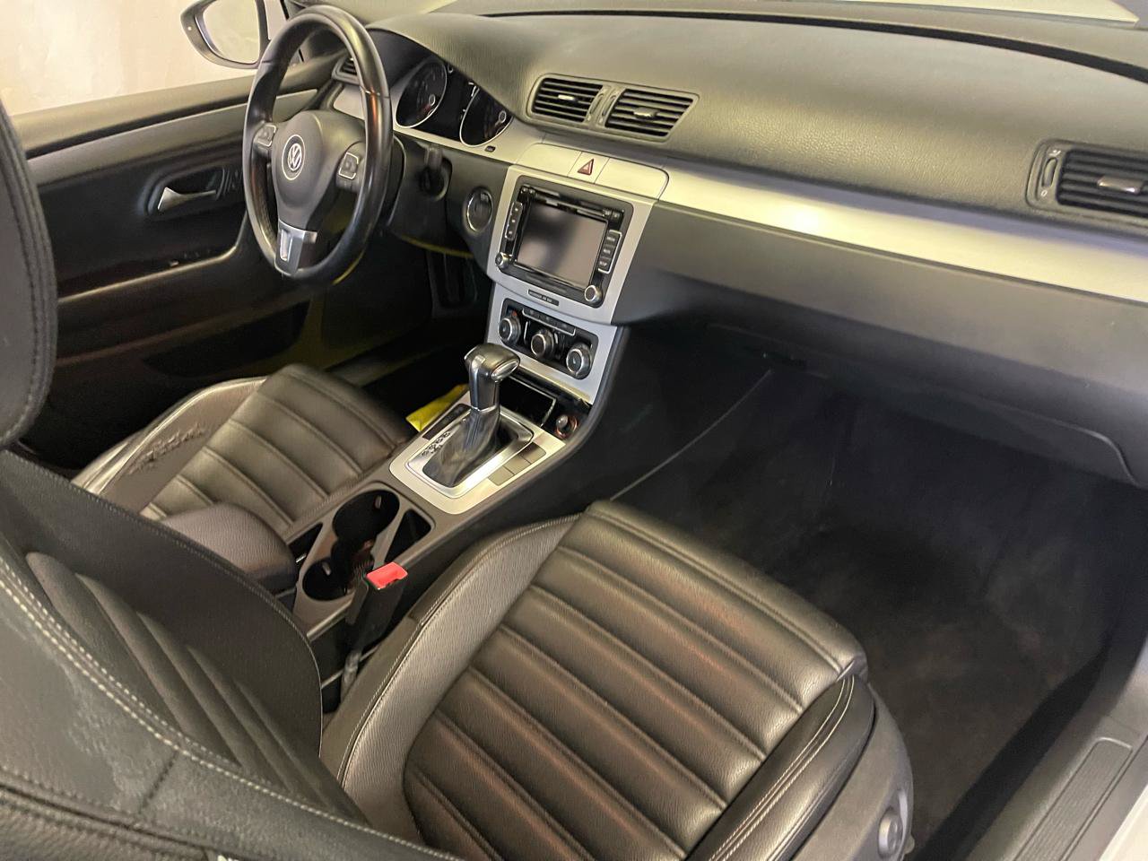 Used 2010 Volkswagen CC Sport FWD image 13