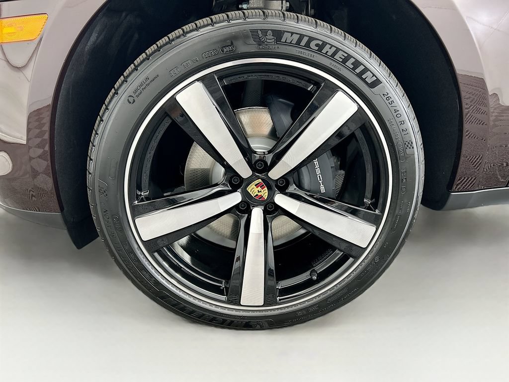 Used 2026 Porsche Macan AWD/4WD image 31