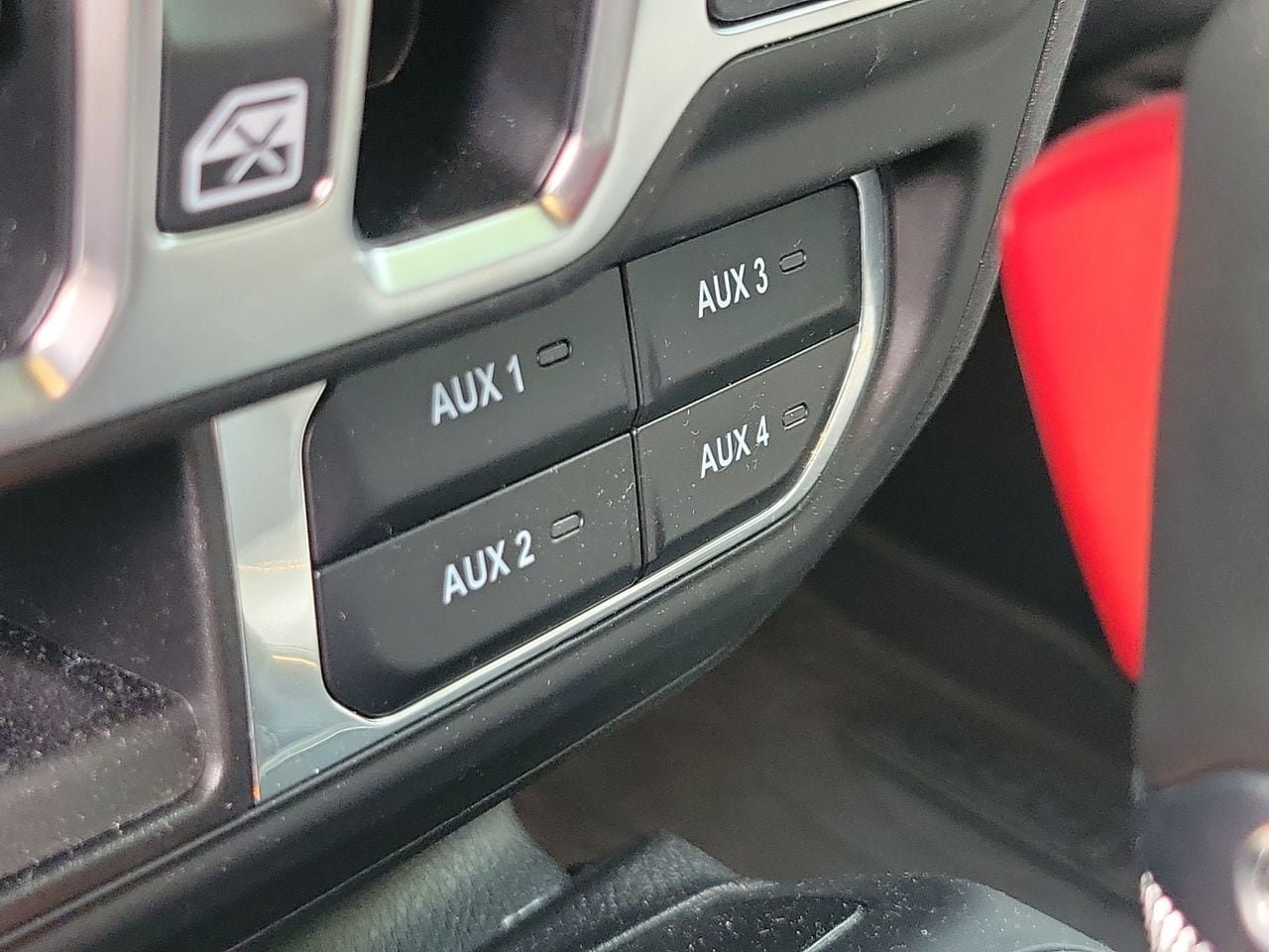 Used 2025 Jeep Wrangler Unlimited Sahara AWD/4WD image 26