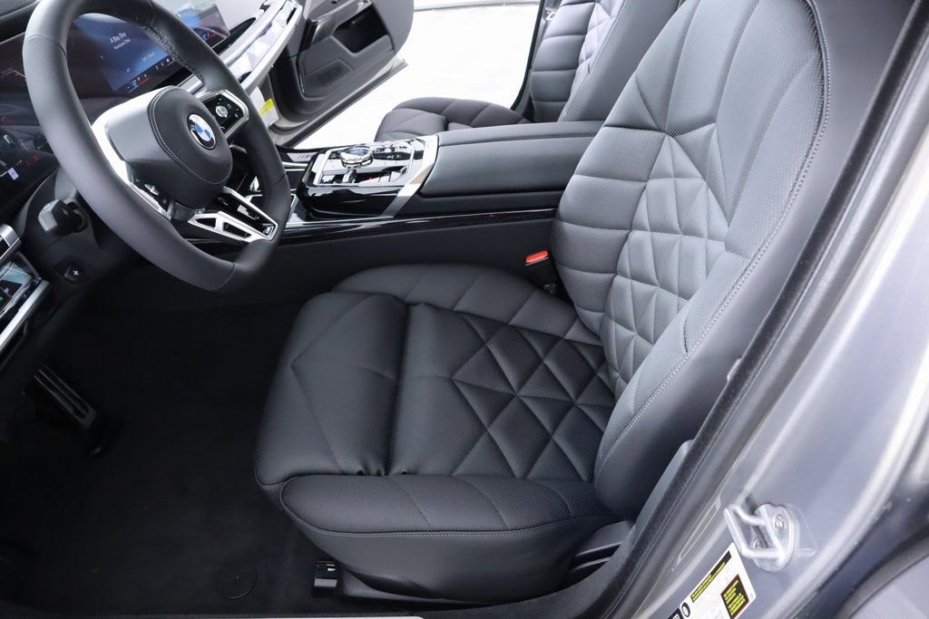 New 2025 BMW 740i xDrive AWD/4WD image 12