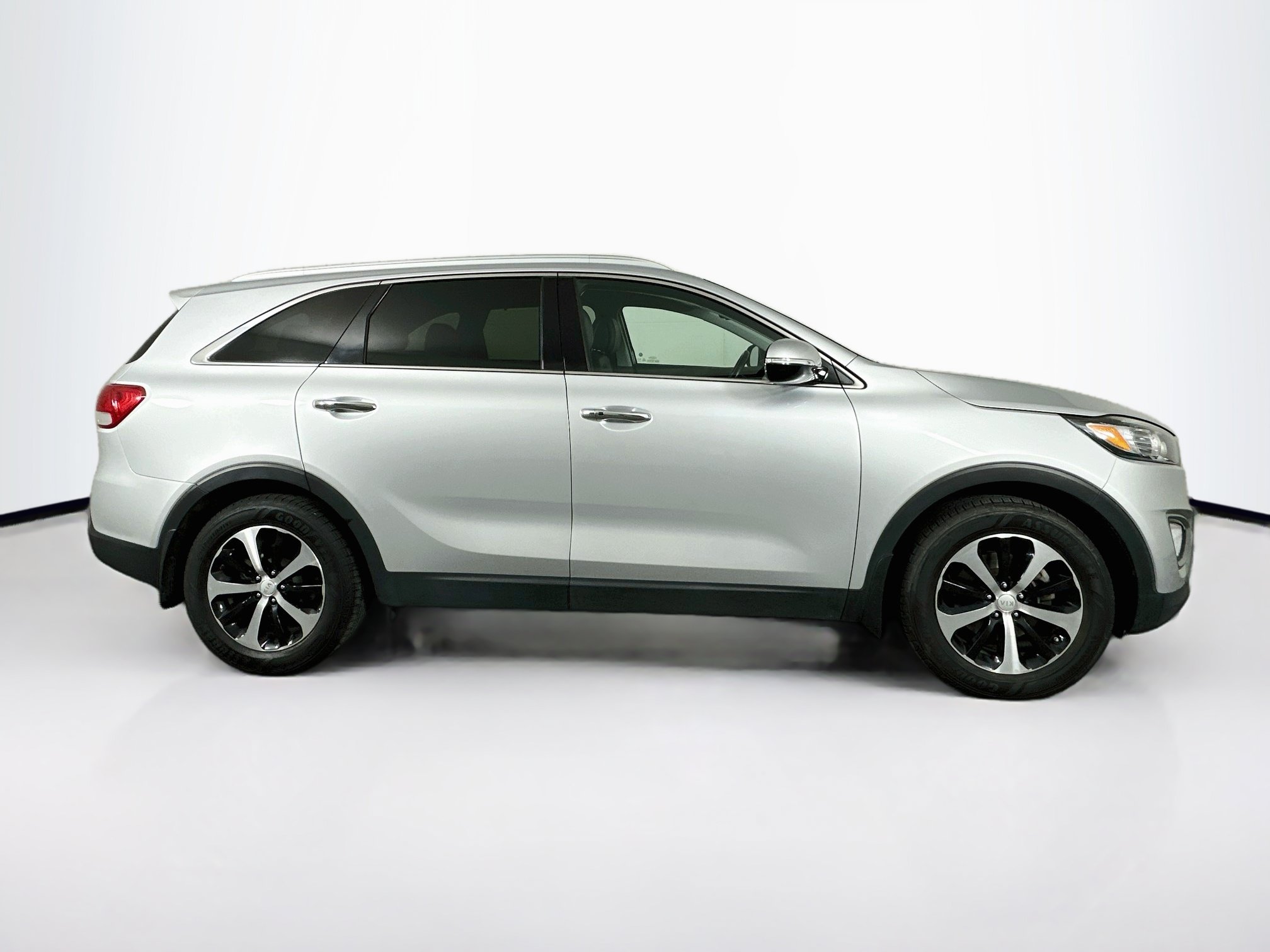 Used 2016 Kia Sorento EX w/ EX Premium Package FWD image 10