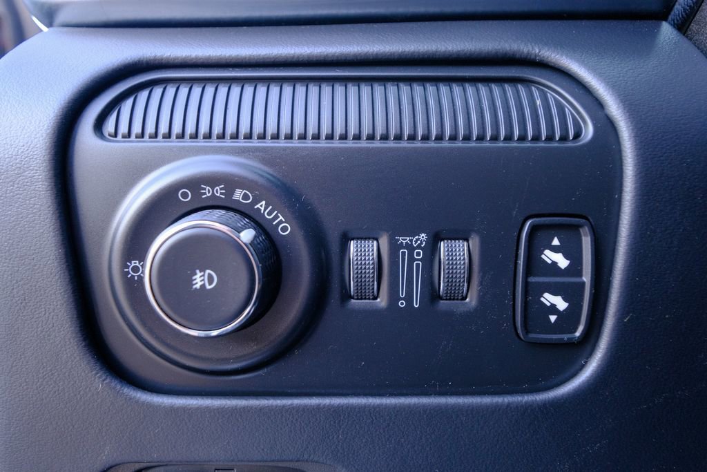 Used 2023 Jeep Grand Wagoneer L Series III w/ Rear Seat Video Group 1 image 45