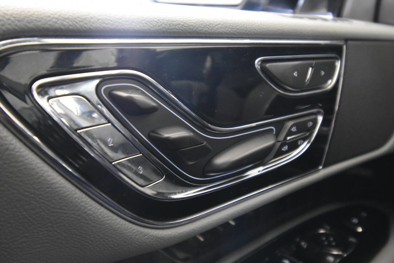 Used 2018 Lincoln Navigator Reserve w/ Technology Package image 35