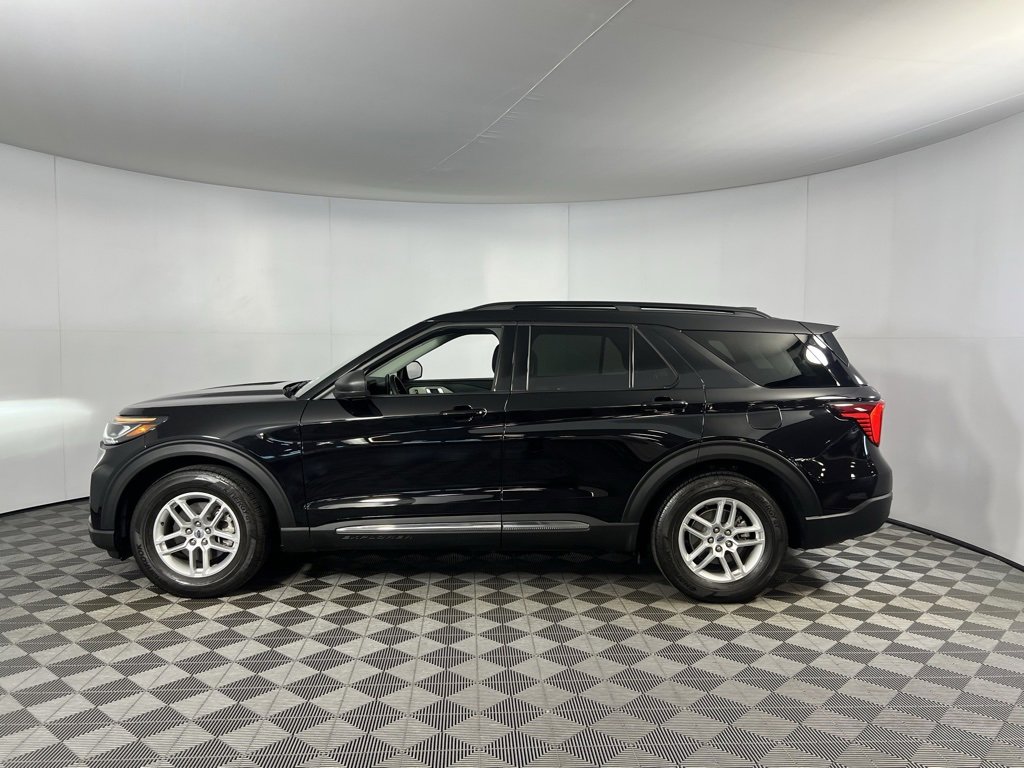 Used 2025 Ford Explorer Active image 11