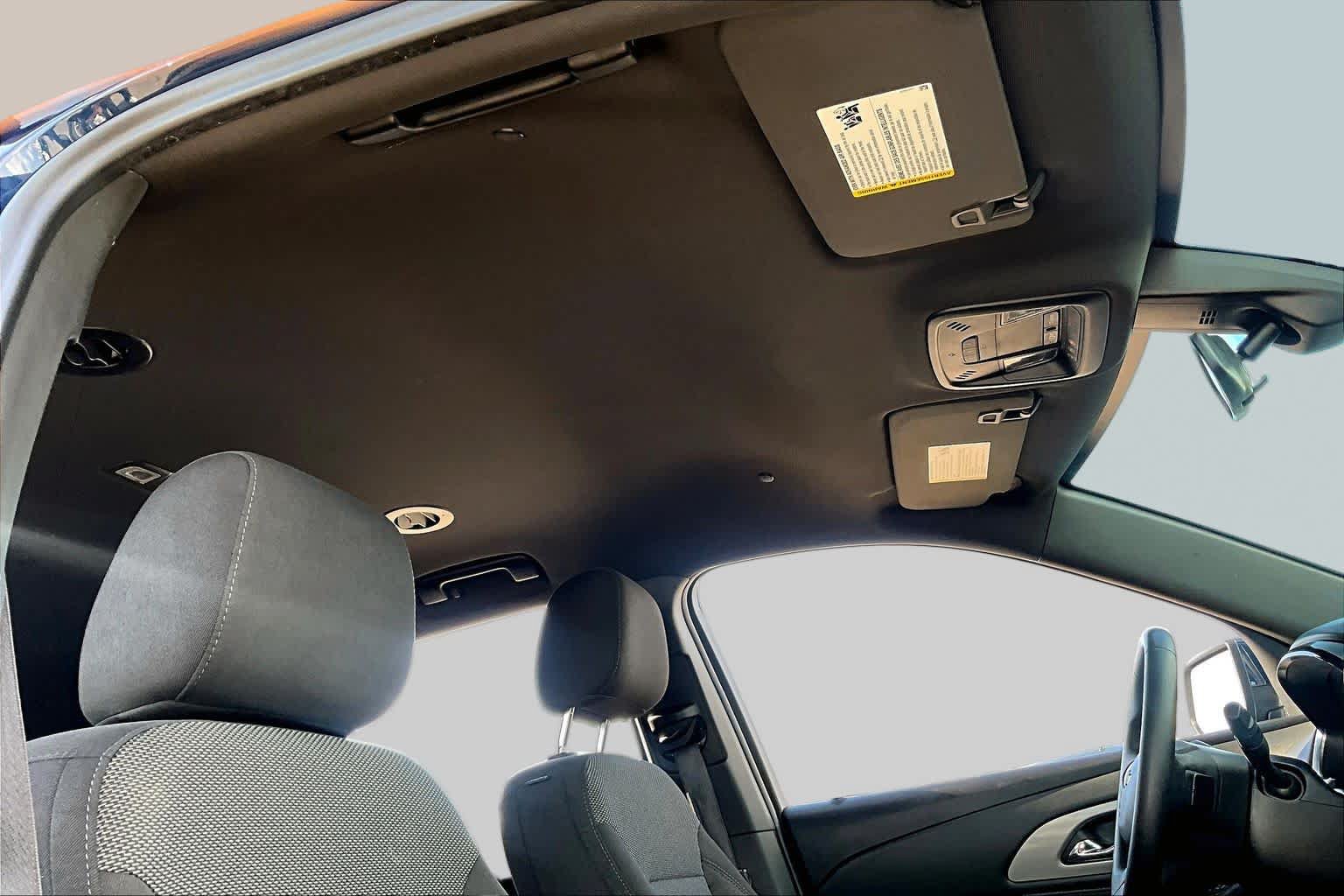 Used 2023 Chevrolet Traverse LT FWD image 14