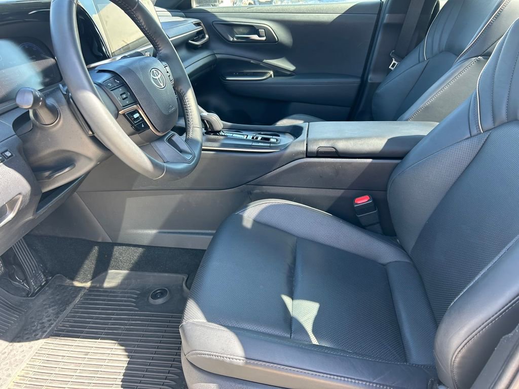 Used 2023 Toyota Crown Platinum image 11