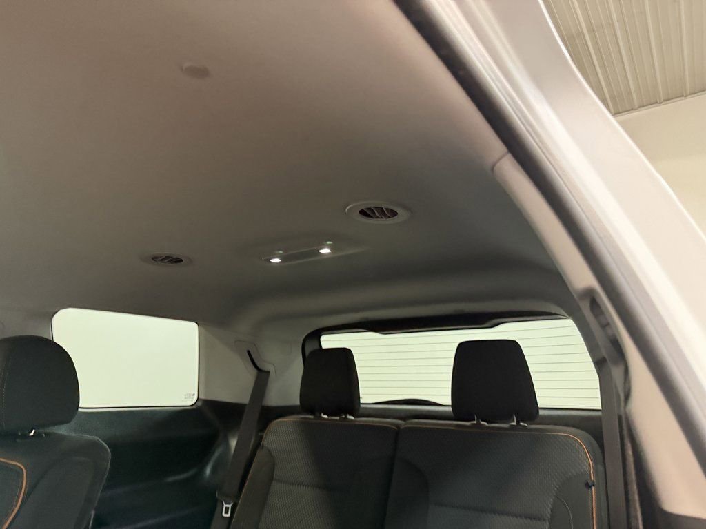 Used 2023 GMC Acadia AT4 image 51