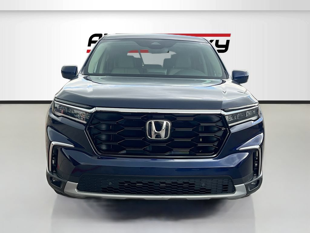 Used 2025 Honda Pilot EX-L image 2