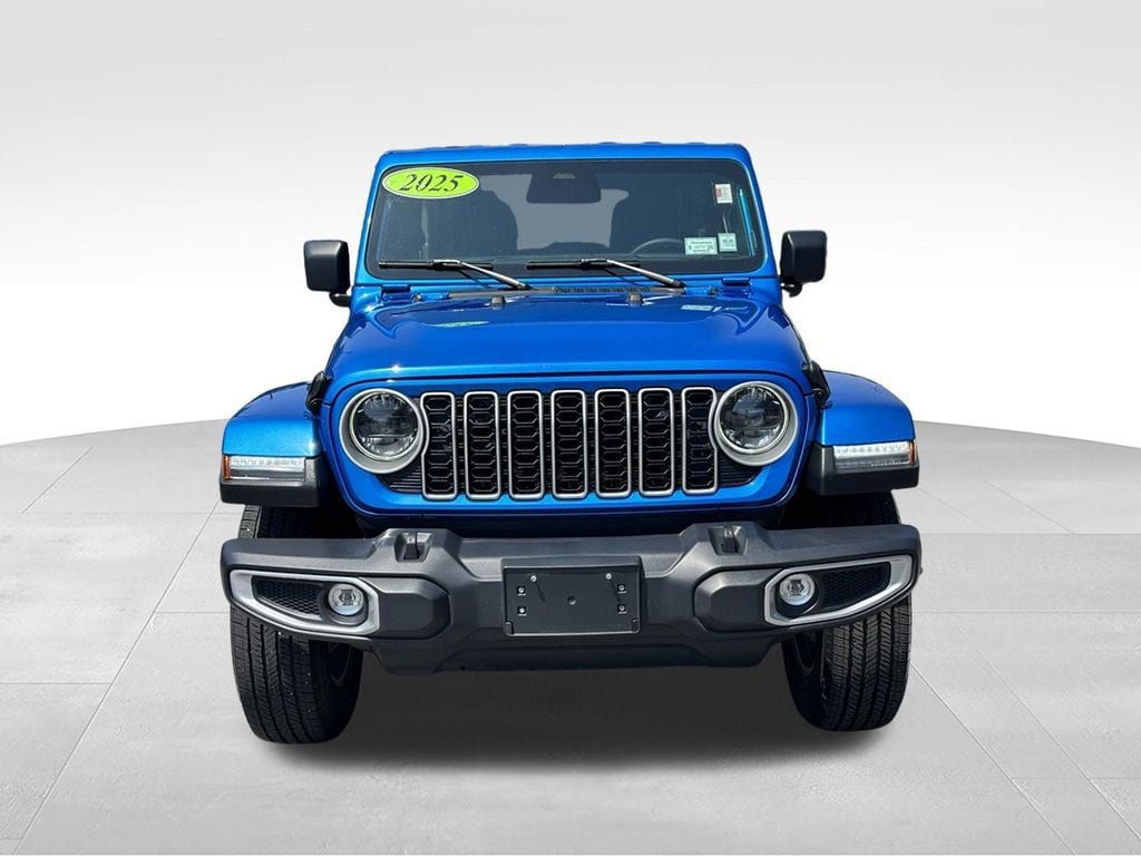 Used 2025 Jeep Wrangler Unlimited Sahara AWD/4WD image 2