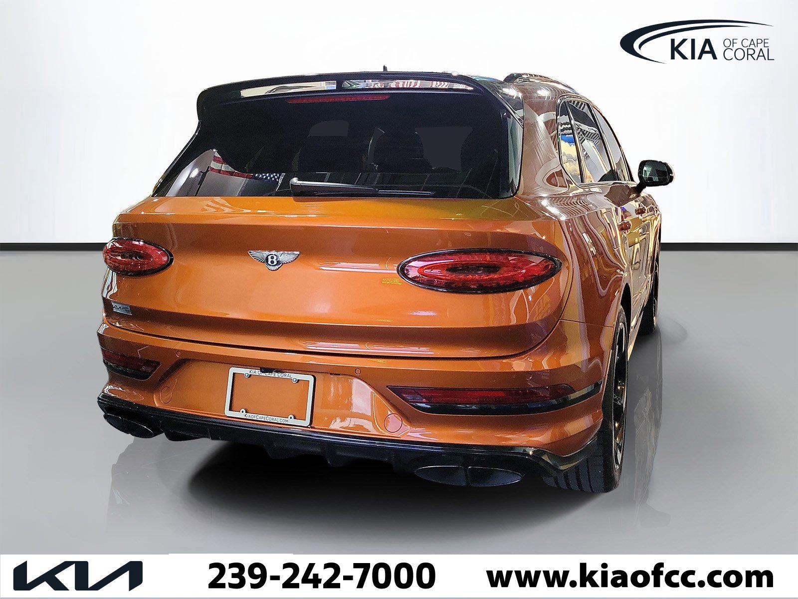 Used 2022 Bentley Bentayga image 3