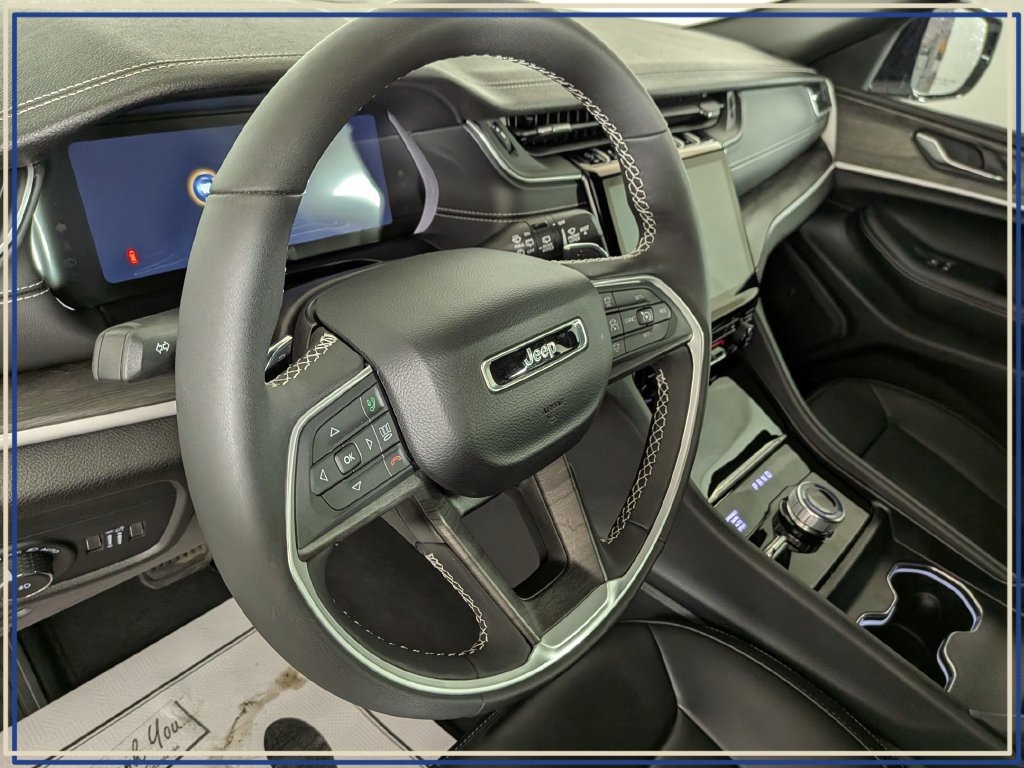 Certified 2025 Jeep Grand Cherokee Limited AWD/4WD image 21