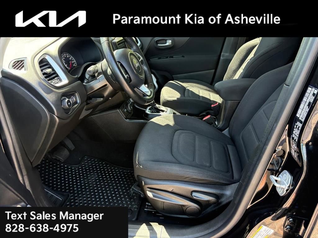 Used 2018 Jeep Renegade Latitude w/ Cold Weather Group AWD/4WD image 15