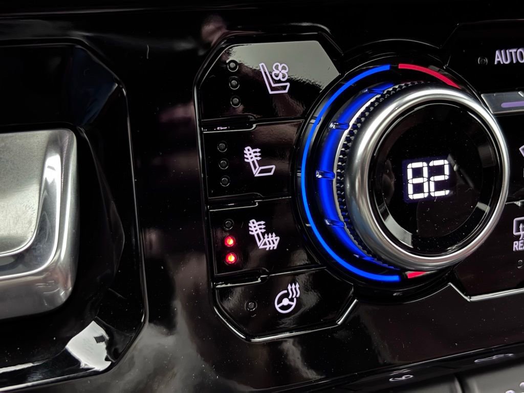 New 2026 GMC Sierra 1500 Denali Ultimate w/ LPO, Black Badging Package image 4