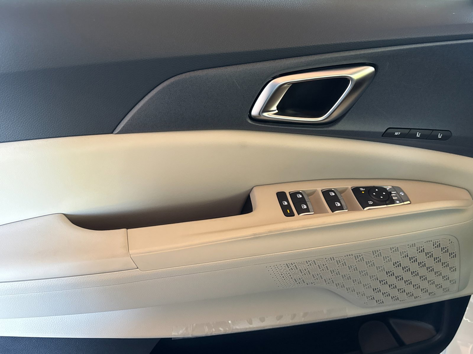 New 2026 Kia Carnival EX image 11