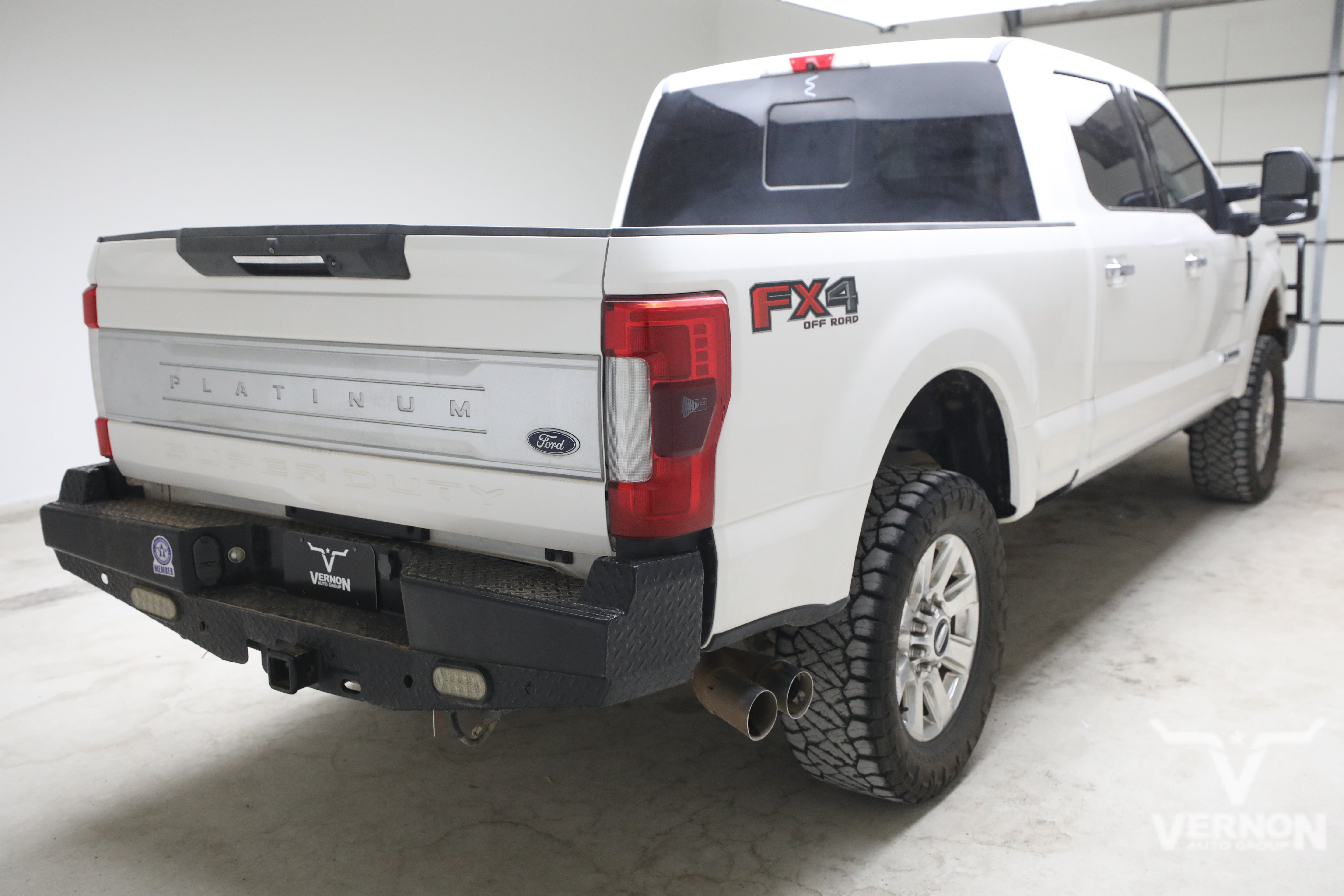 Used 2017 Ford F250 Platinum w/ Platinum Ultimate Package AWD/4WD image 4