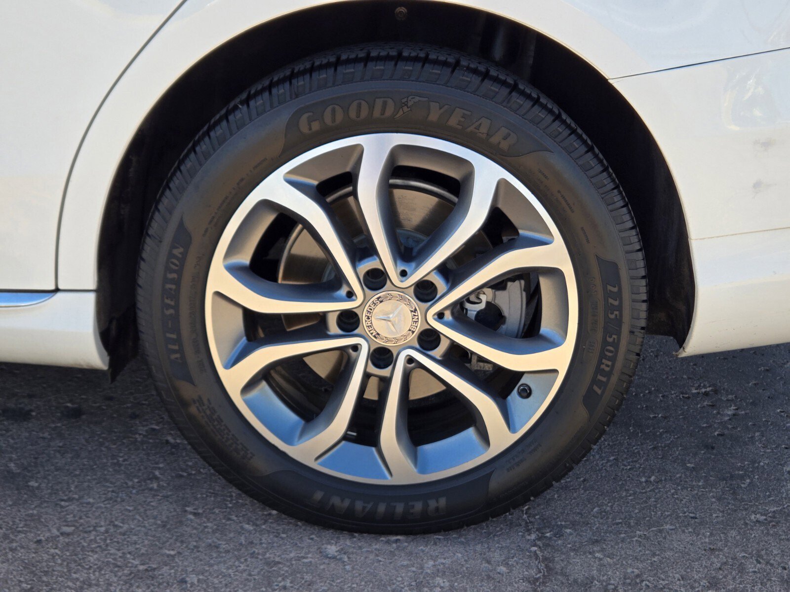 Used 2015 Mercedes-Benz C 300 4MATIC Sedan image 6