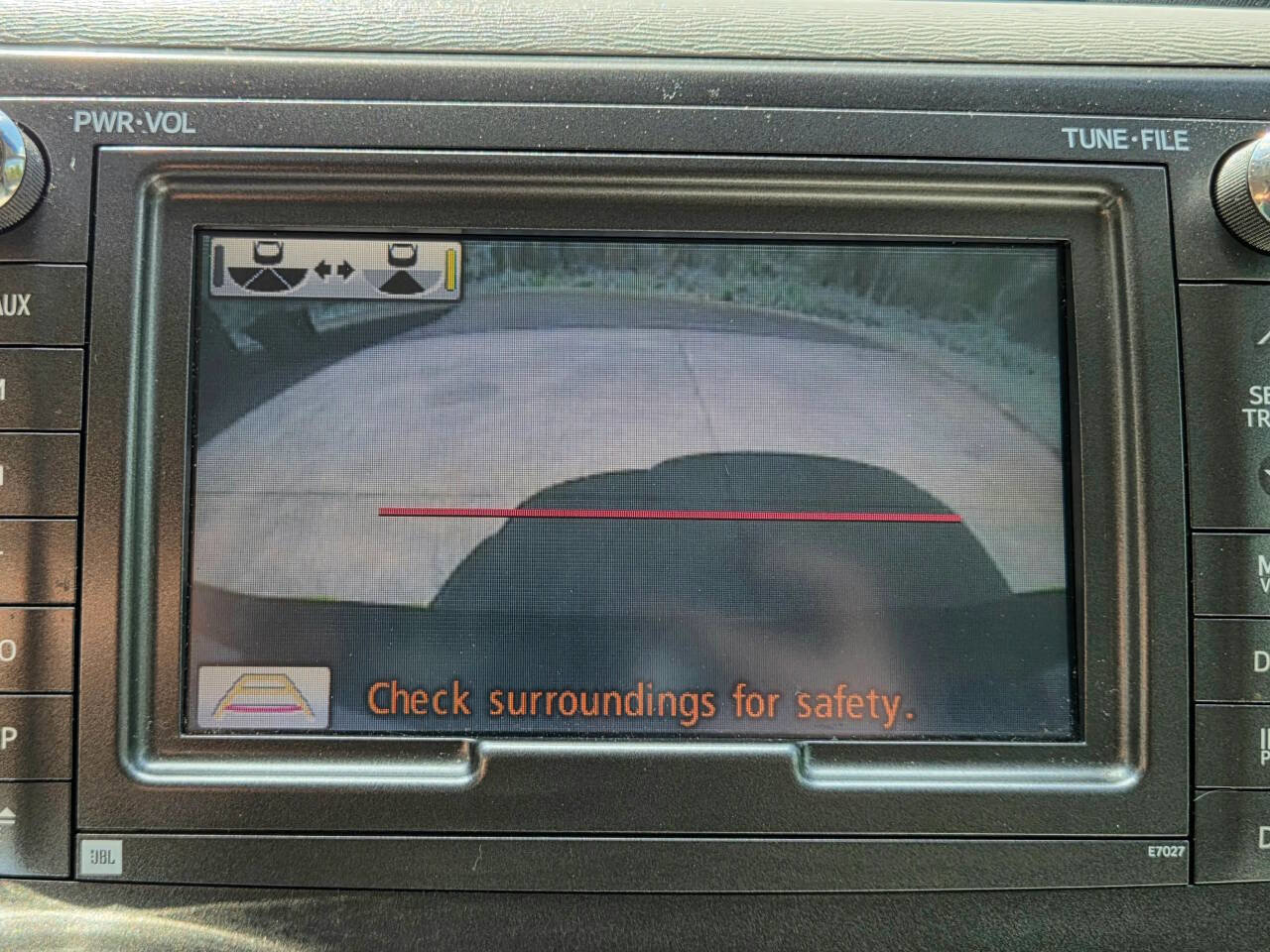 Used 2013 Toyota Sienna XLE image 32
