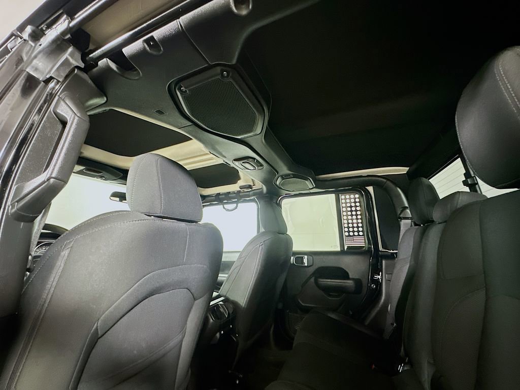Used 2022 Jeep Gladiator Willys image 12