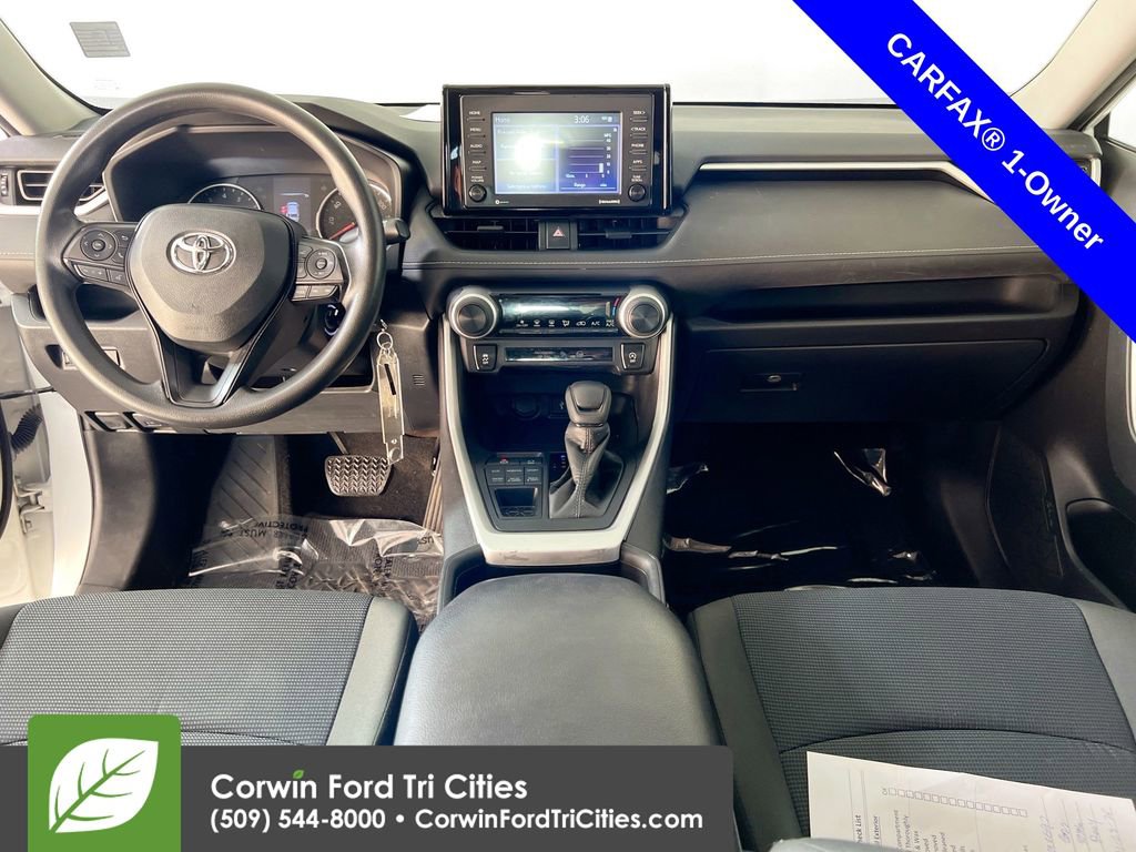 Used 2022 Toyota RAV4 LE image 7