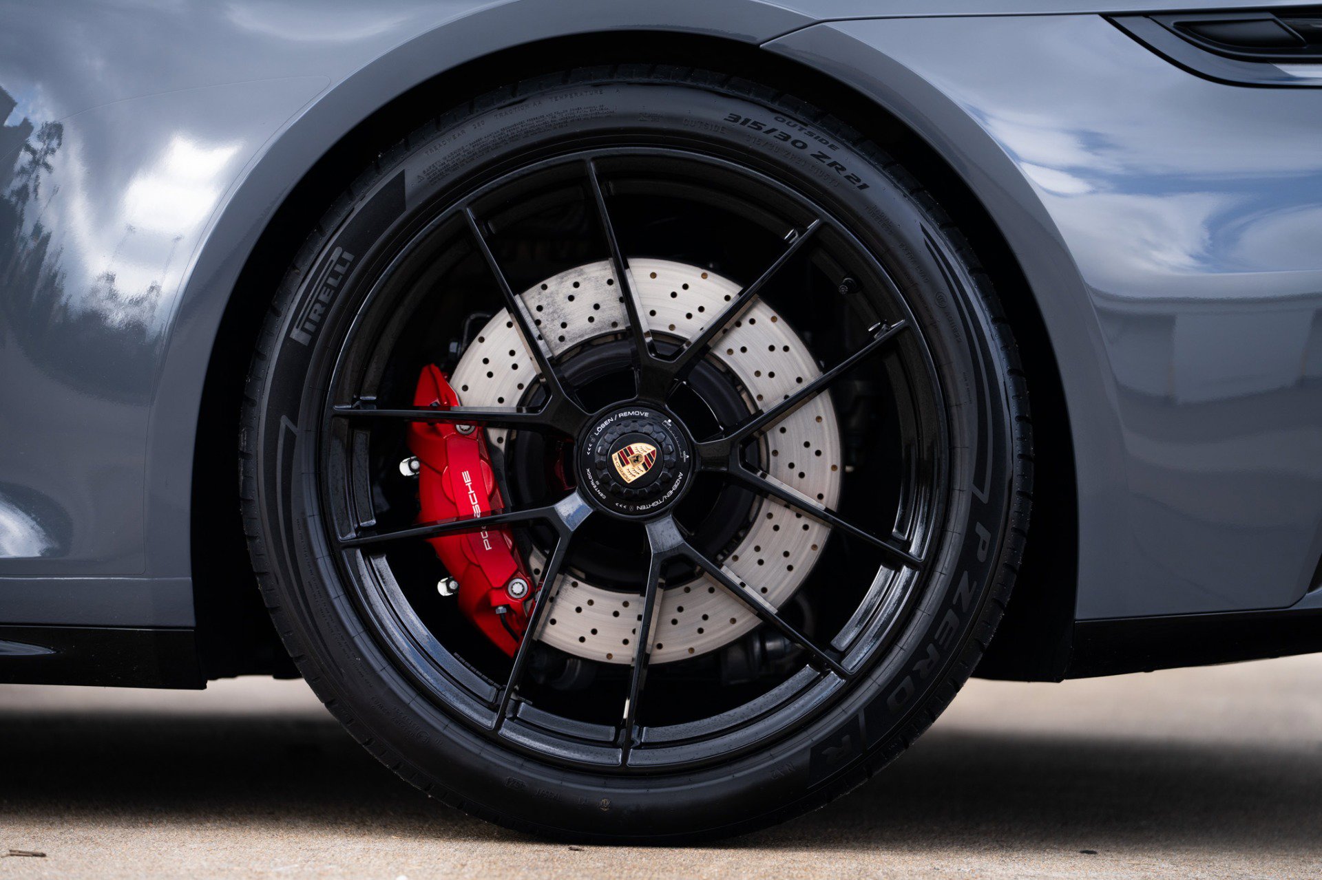 Used 2025 Porsche 911 Carrera 4 GTS image 34