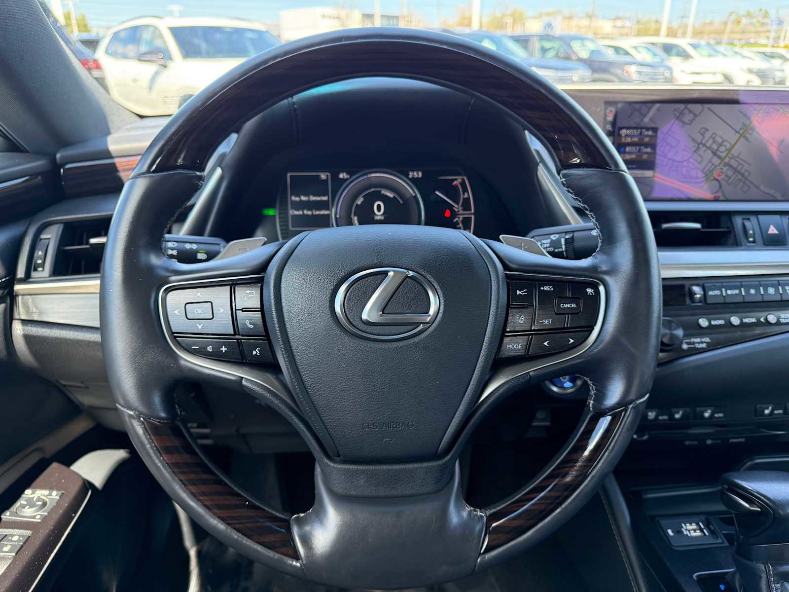 Used 2020 Lexus ES 300h w/ Premium Package FWD image 21