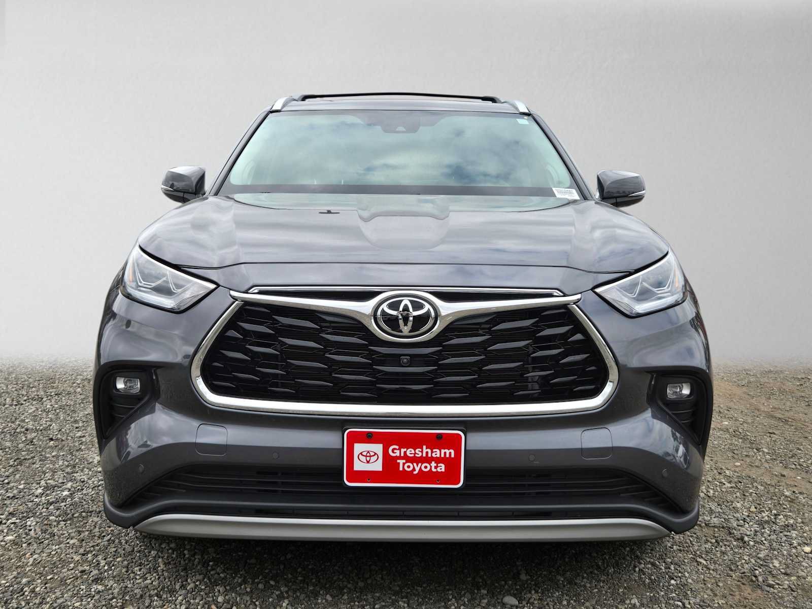Certified 2025 Toyota Highlander Platinum AWD/4WD image 9