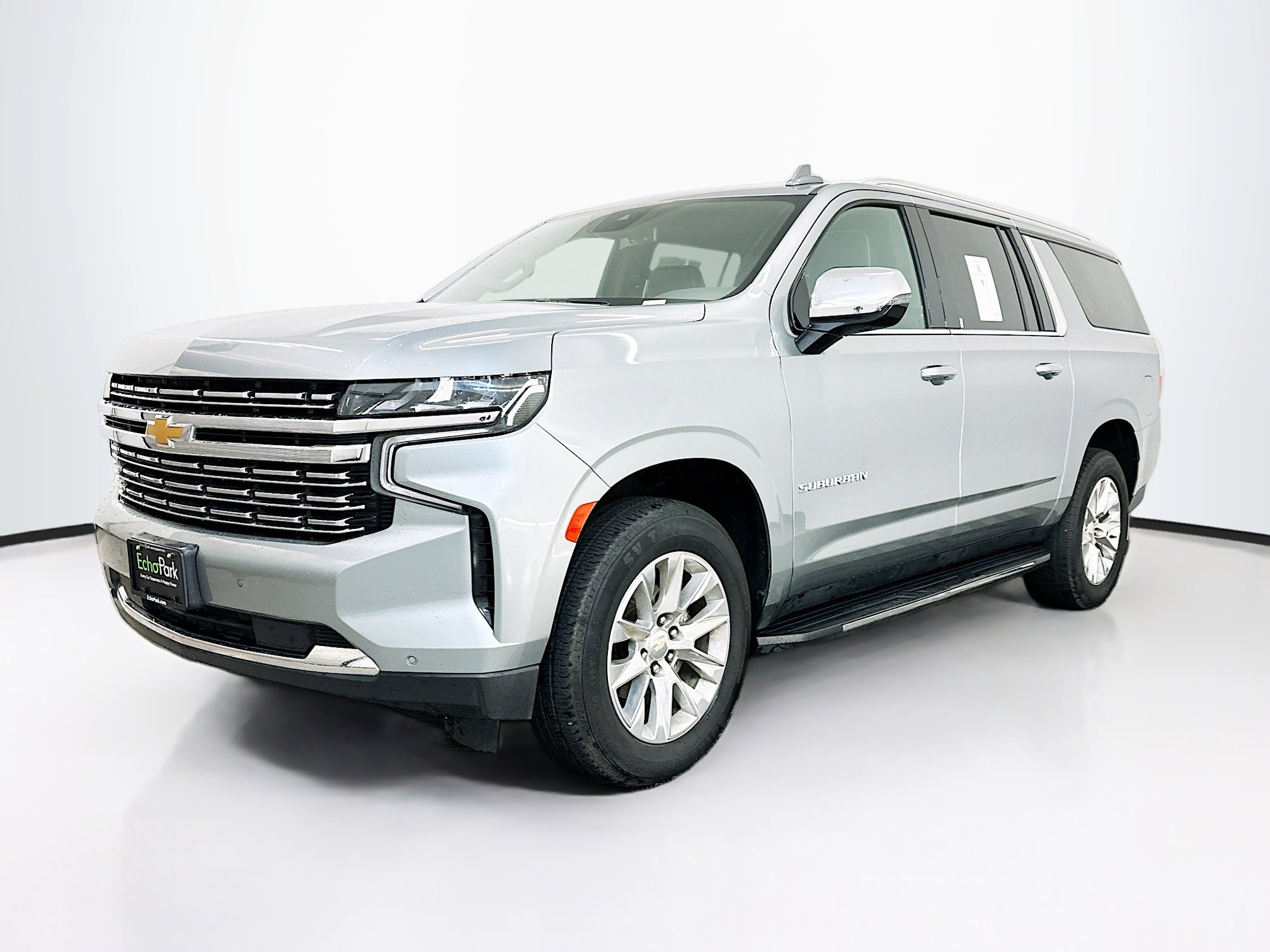 Used 2024 Chevrolet Suburban Premier image 3