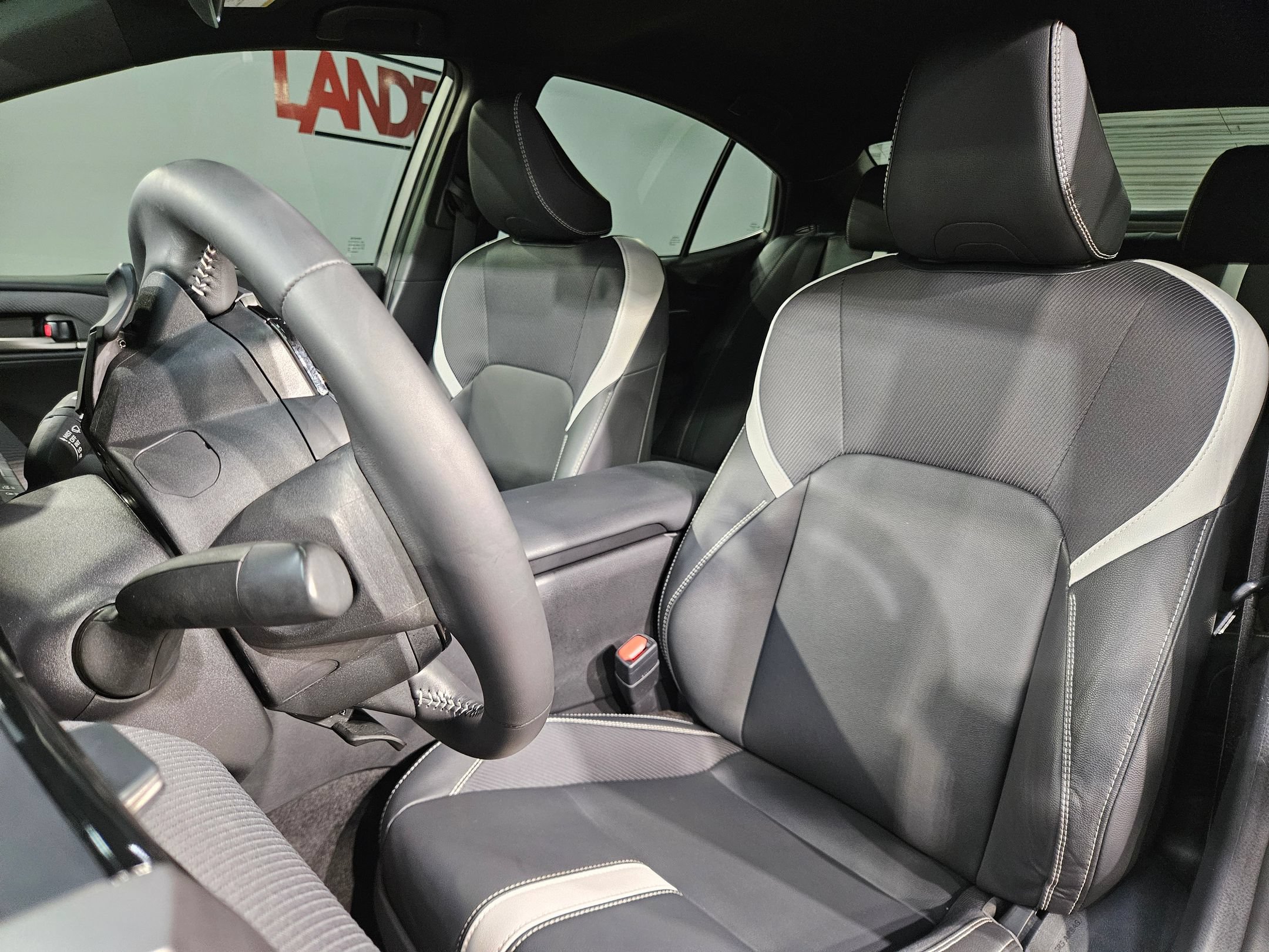 Used 2025 Toyota Camry SE FWD image 24