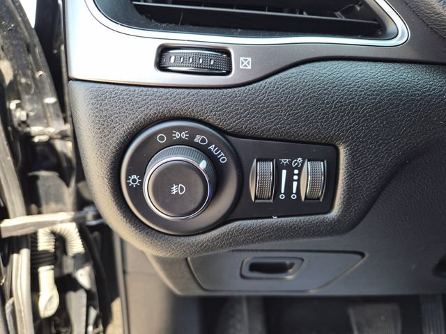Used 2022 Jeep Cherokee Latitude Lux AWD/4WD image 17