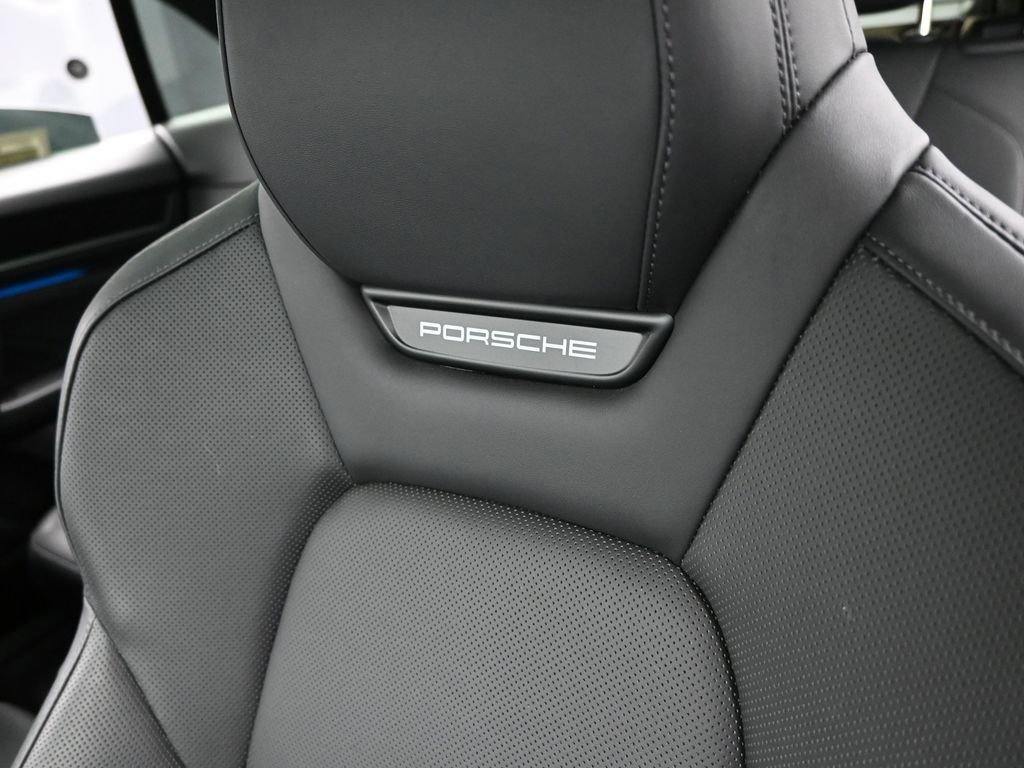 Used 2024 Porsche Macan 4 Electric w/ Premium Package image 26