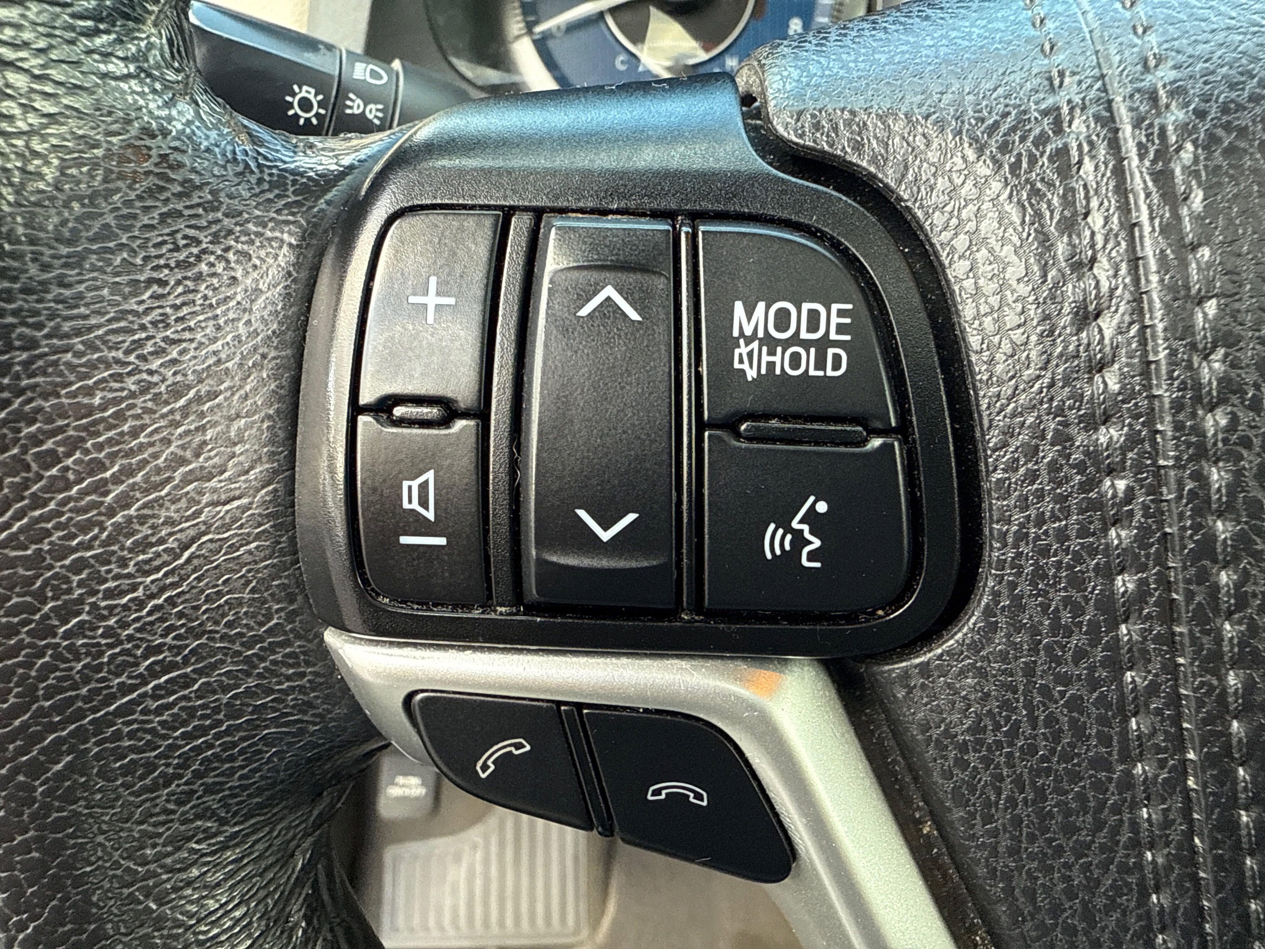 Used 2020 Toyota Sienna XLE AWD/4WD image 11