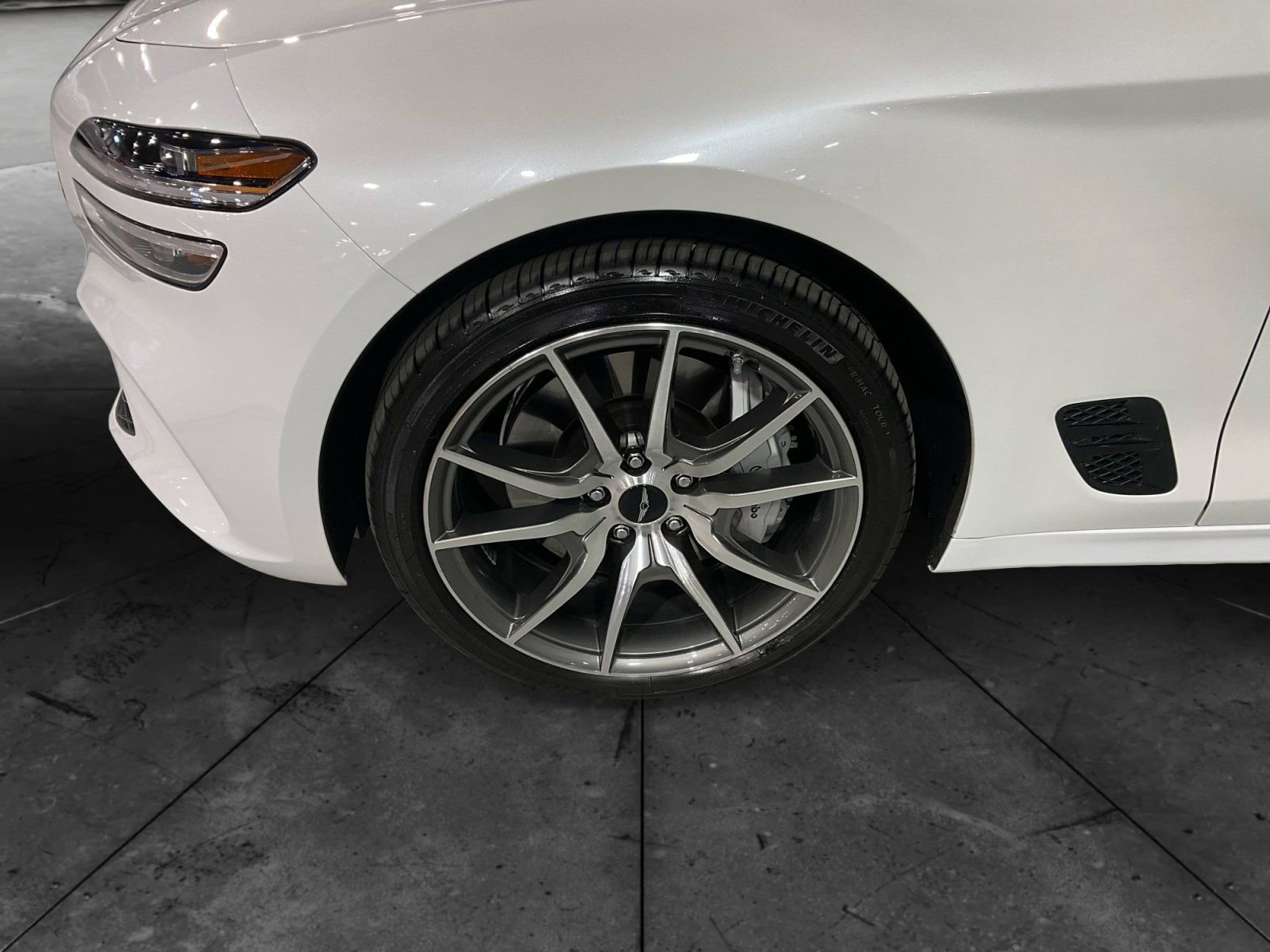 Used 2026 Genesis G70 2.5T Prestige image 3