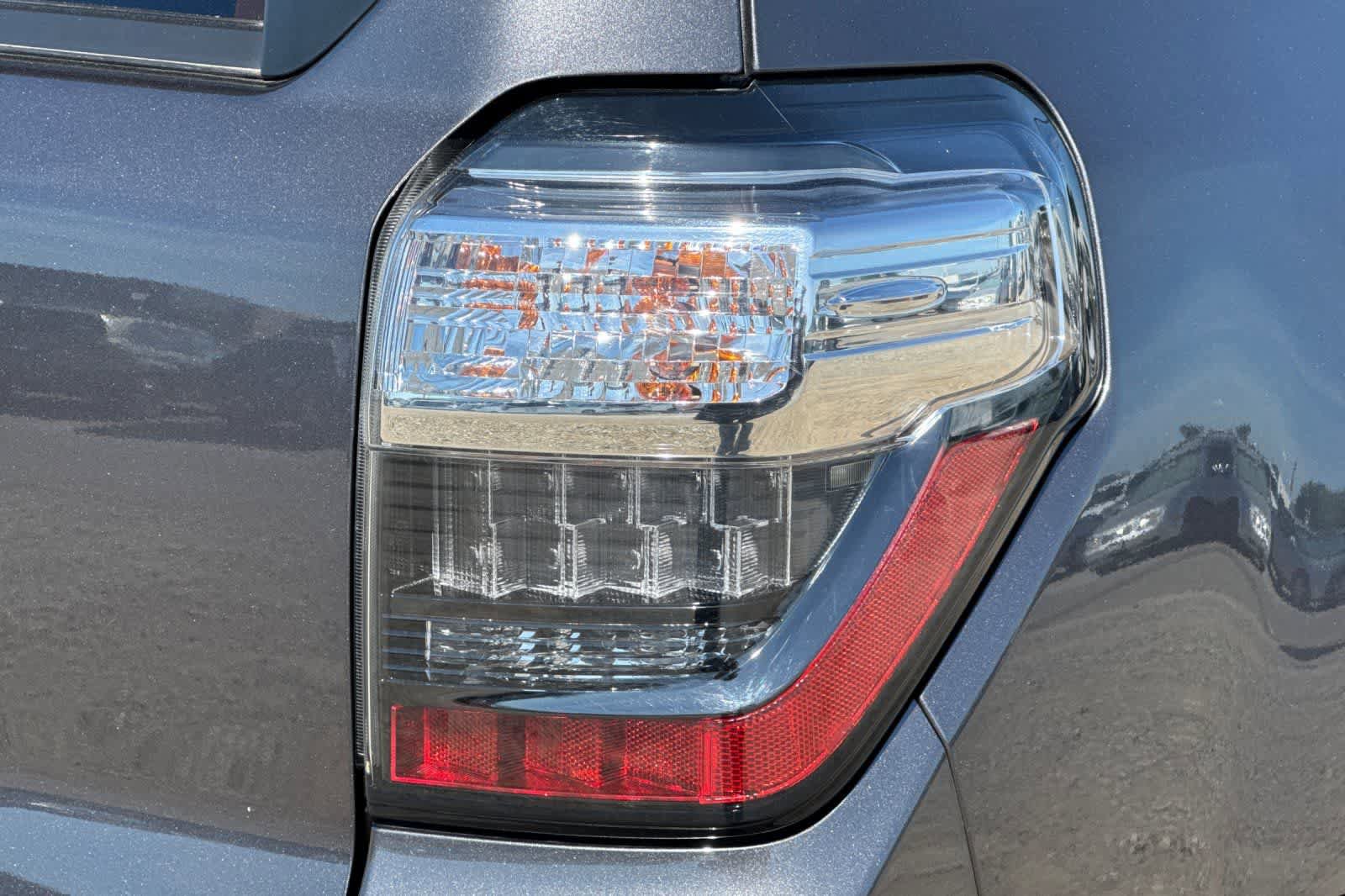 Used 2023 Toyota 4Runner SR5 Premium image 32