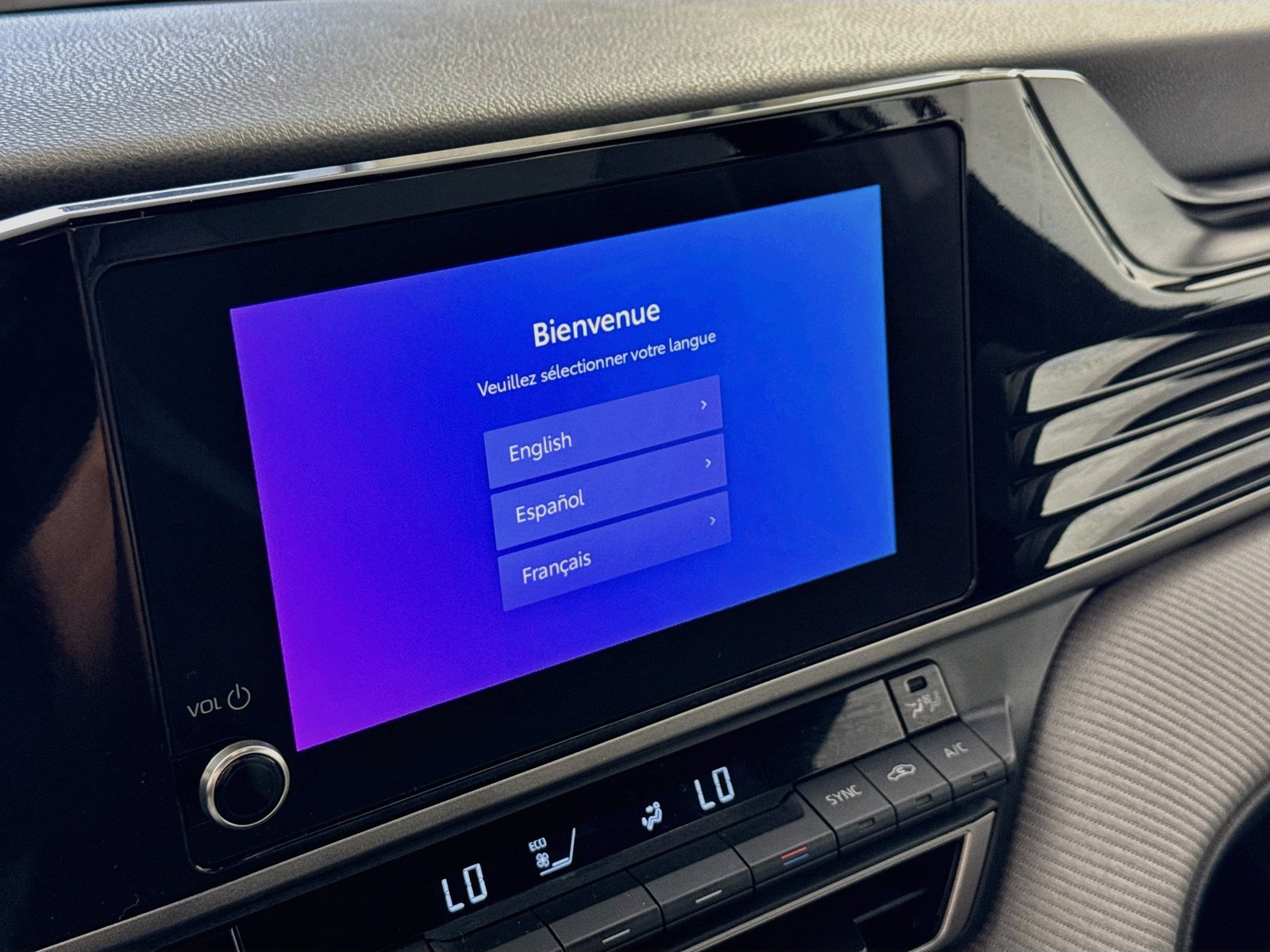 Used 2025 Toyota Camry SE FWD image 12