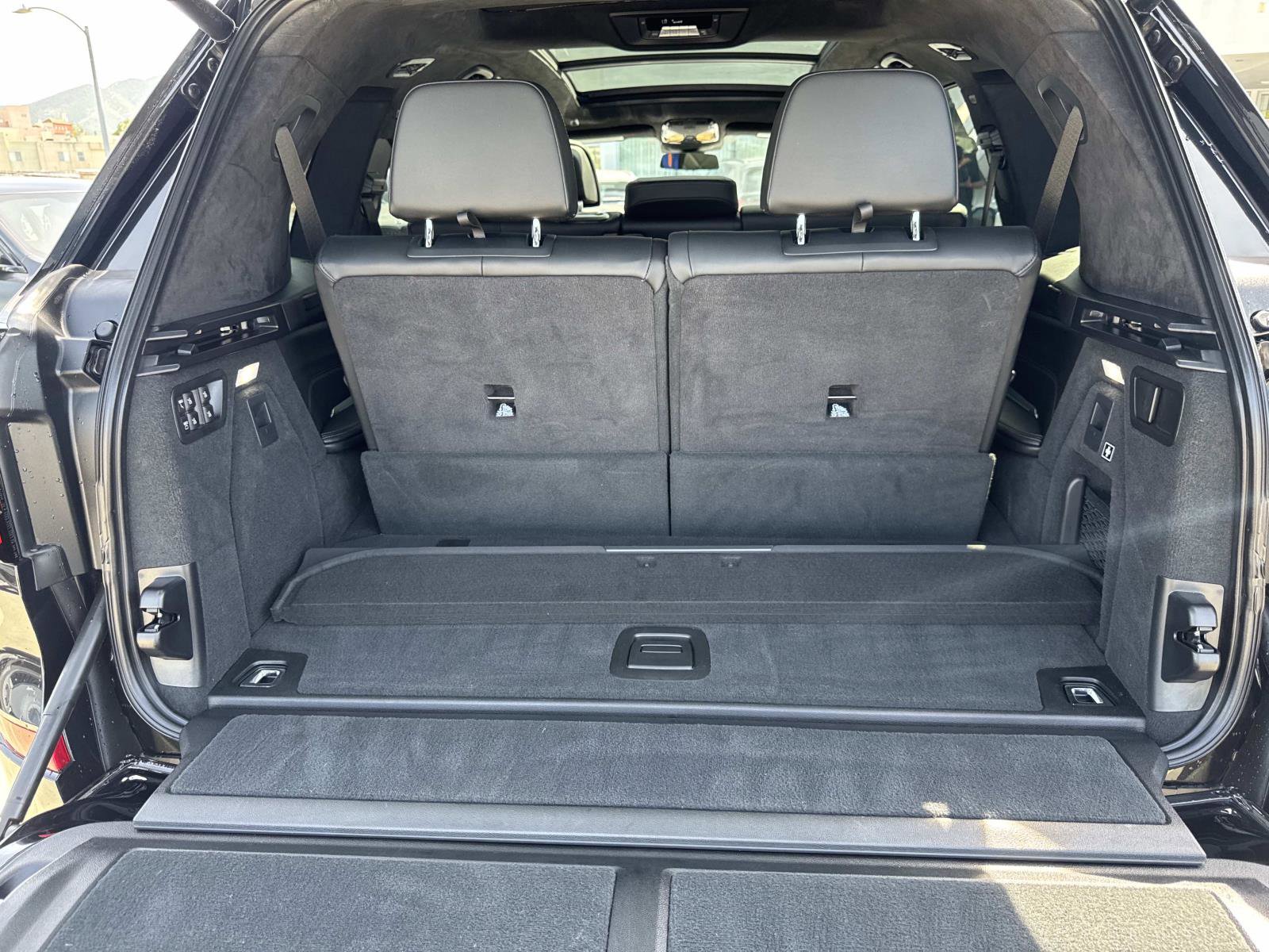 Certified 2024 BMW X7 xDrive40i w/ M Sport Package image 6