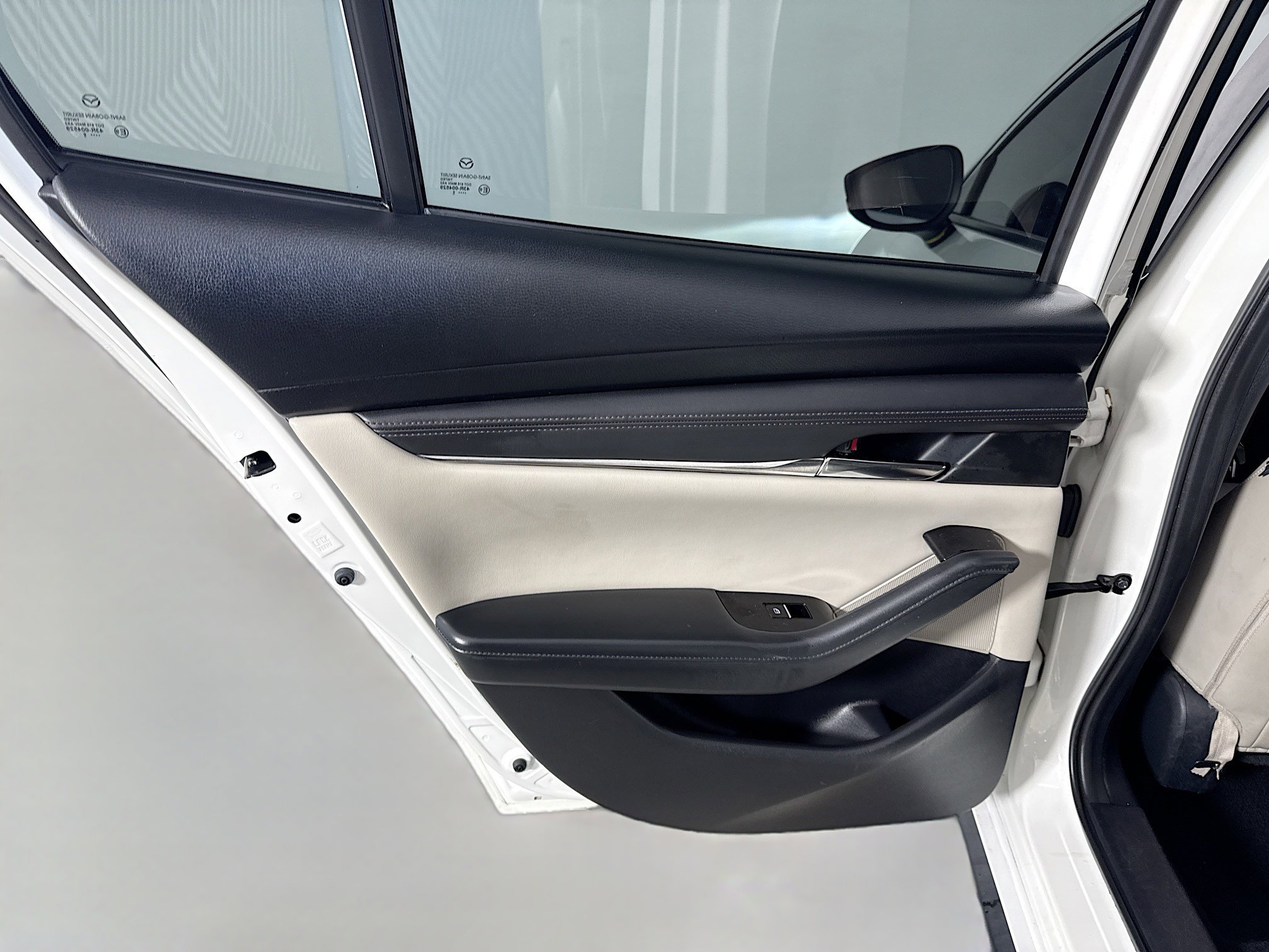 Used 2019 MAZDA MAZDA3 Sedan w/ Preferred Package image 25