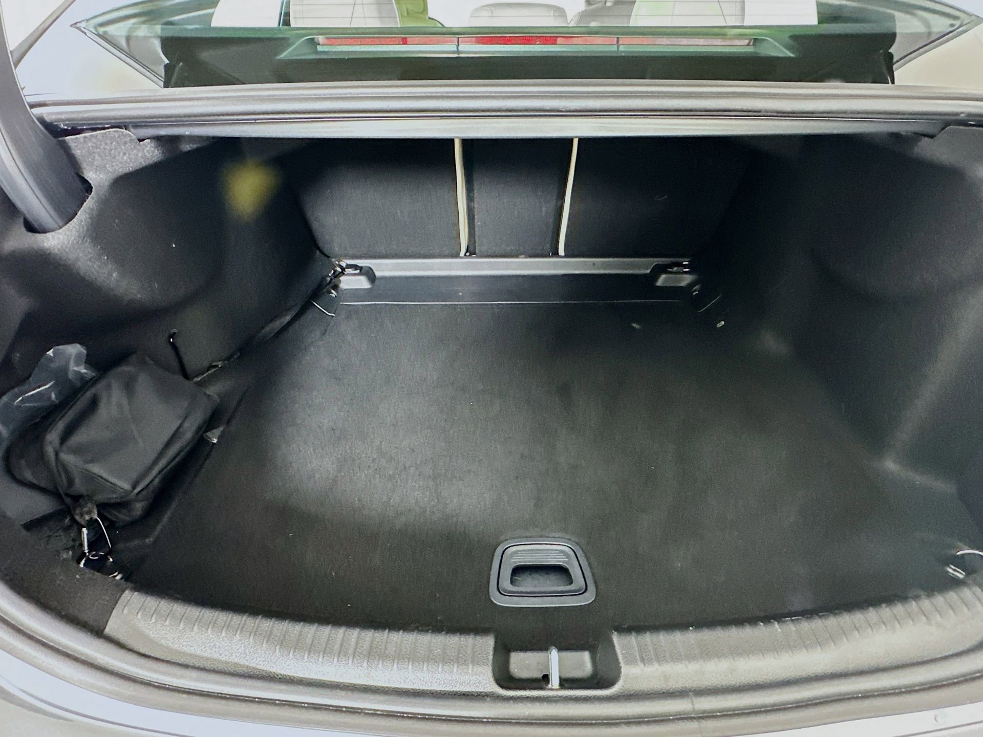 Used 2025 Mercedes-Benz C 300 Sedan image 27