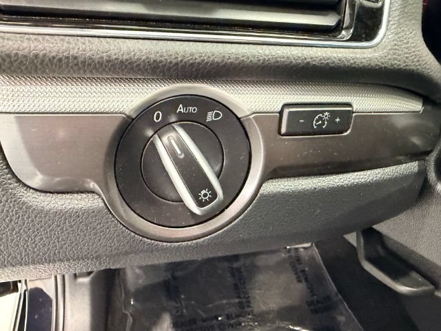 Used 2017 Volkswagen Passat 1.8T R-Line FWD image 17