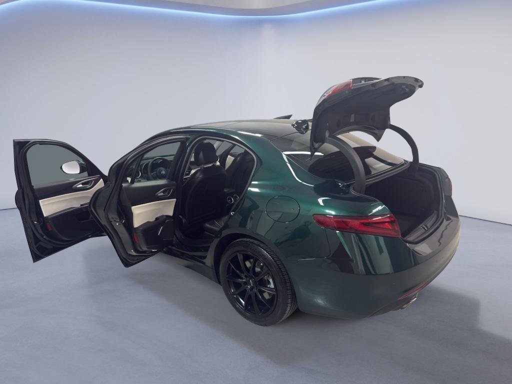 Used 2020 Alfa Romeo Giulia Ti image 11