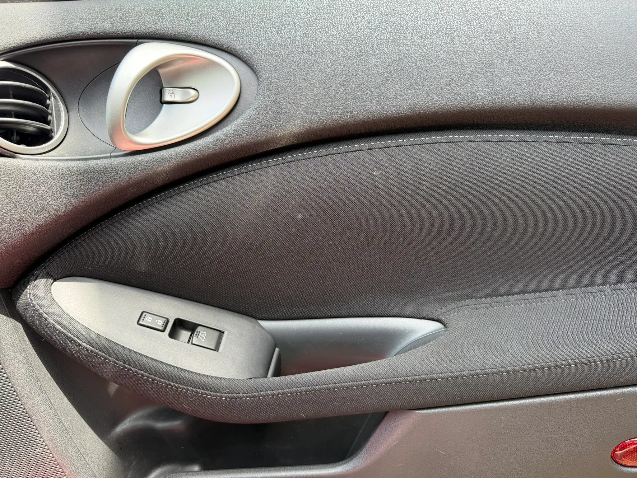 Used 2012 Nissan 370Z Coupe RWD image 11