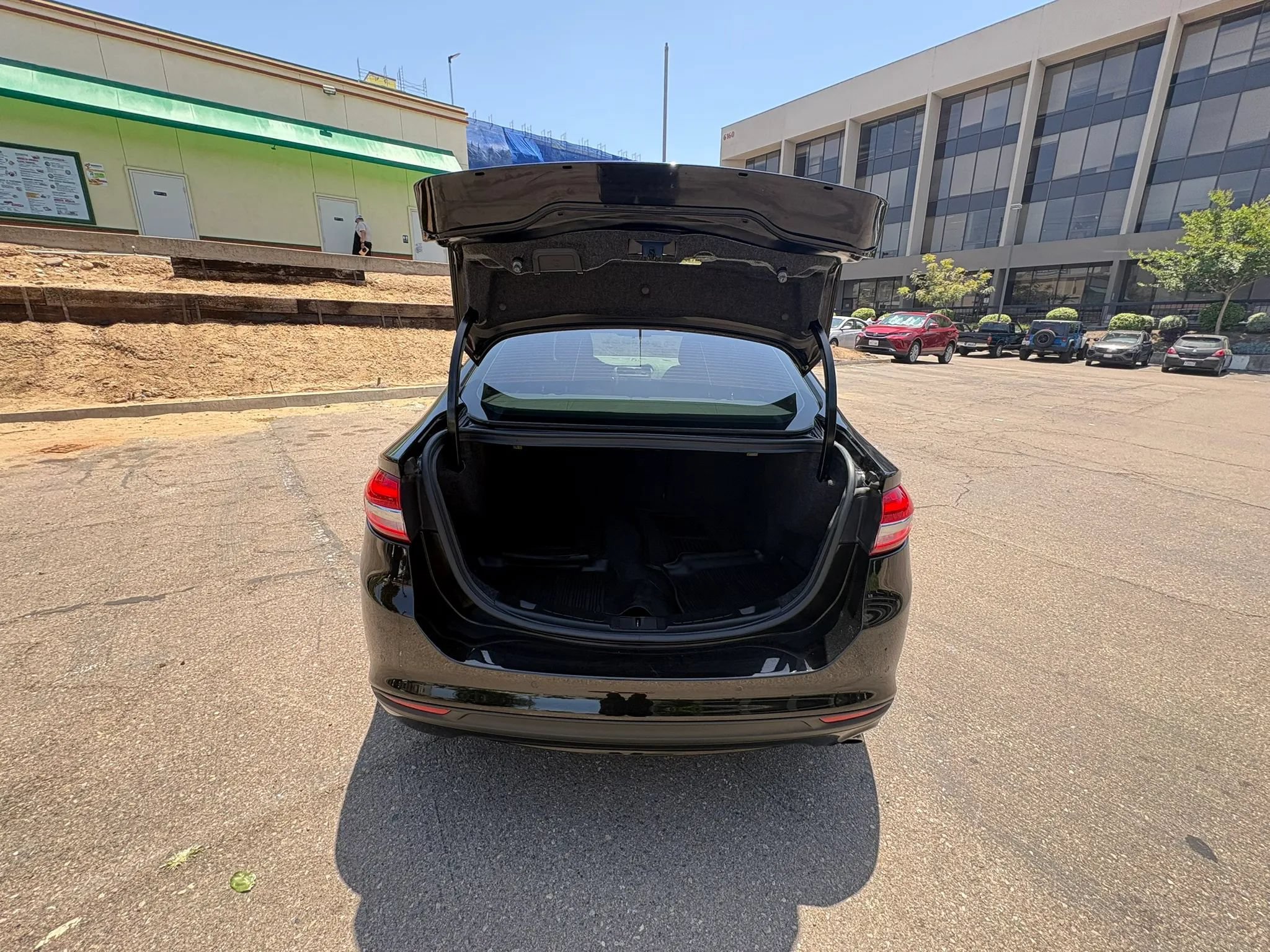 Used 2017 Ford Fusion SE FWD image 19
