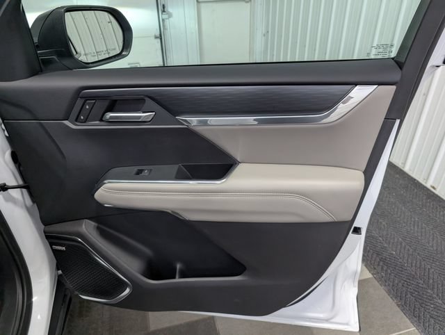 Used 2025 GMC Acadia Elevation AWD/4WD image 28