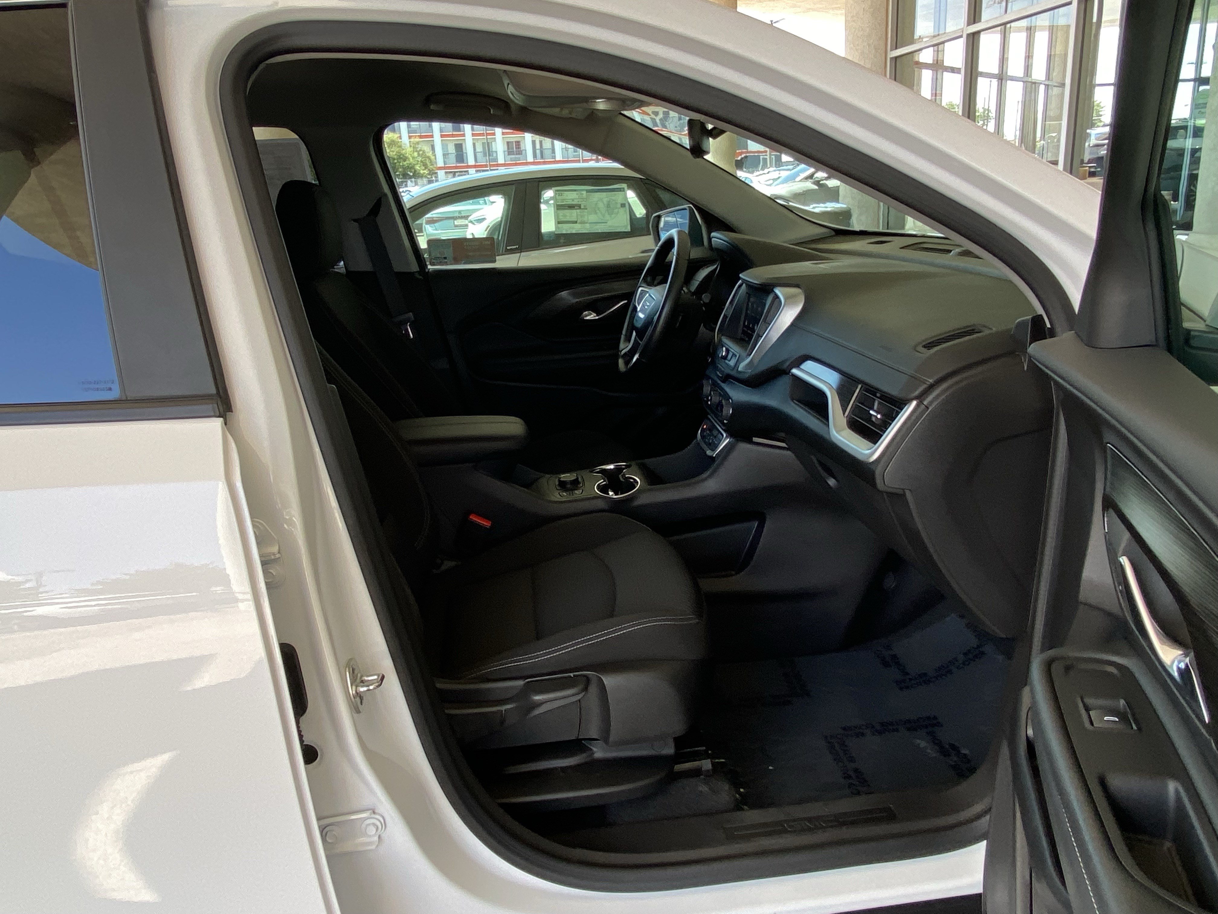 Used 2024 GMC Terrain SLE w/ Driver Convenience Package AWD/4WD image 41