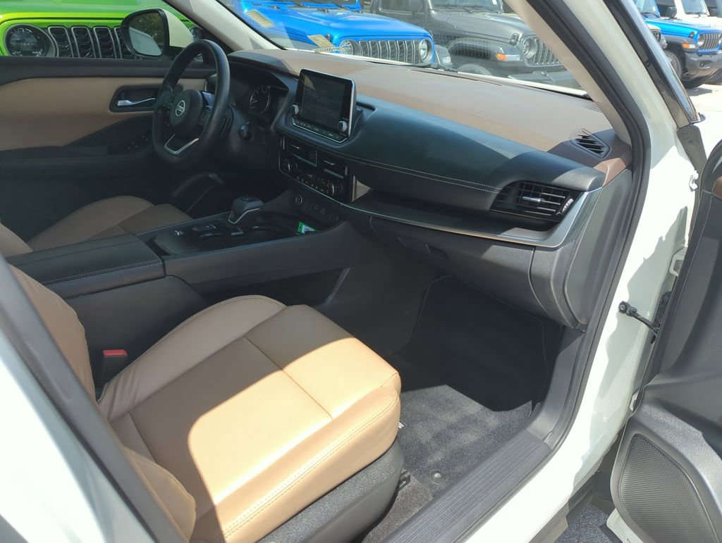 Used 2021 Nissan Rogue SV image 34